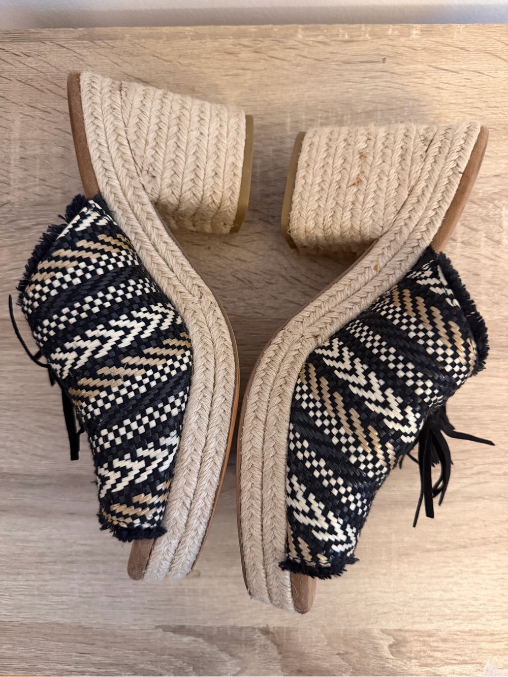 Toms Black and Cream Woven Tassel Slide Mules Size 9 - Picture 2 of 7